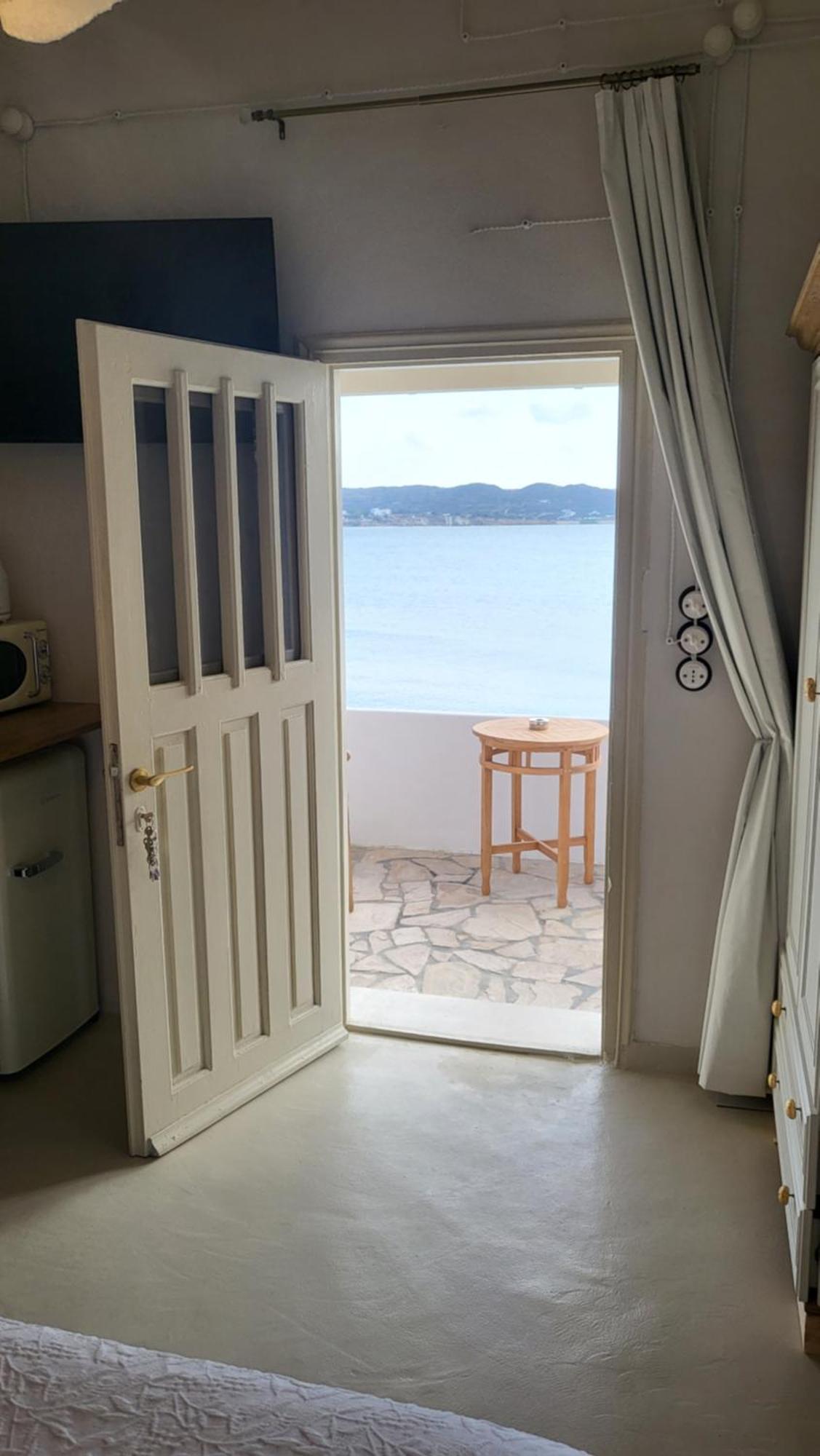 Greelax Upper Floor Apartment